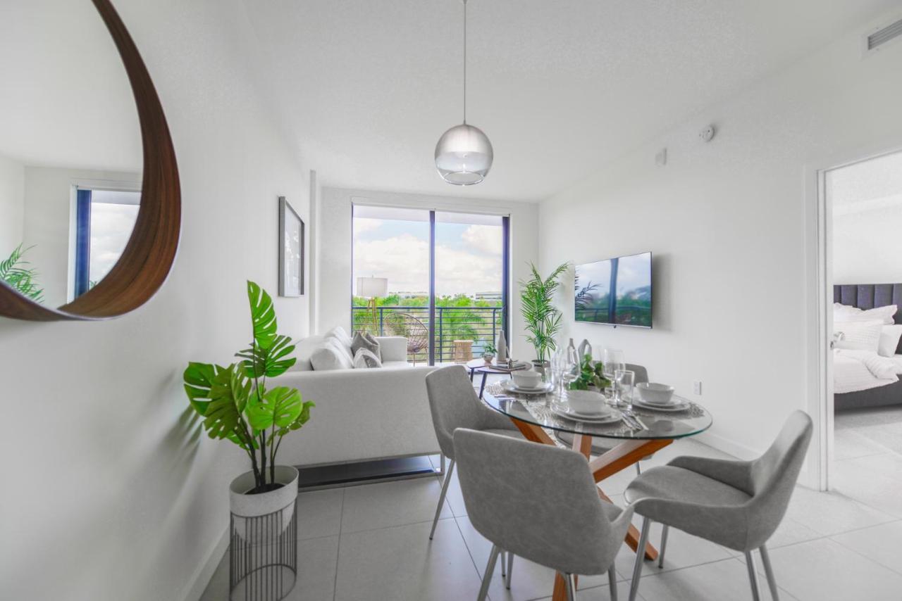 Cozy 1- 1 Bedroom Steps From Downtown Doral Park Miami Eksteriør bilde