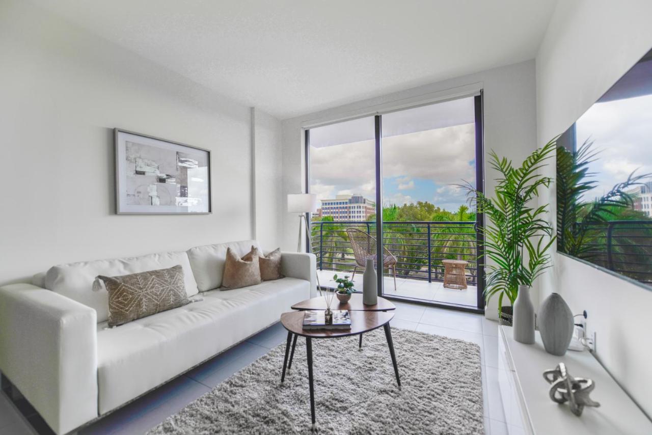 Cozy 1- 1 Bedroom Steps From Downtown Doral Park Miami Eksteriør bilde