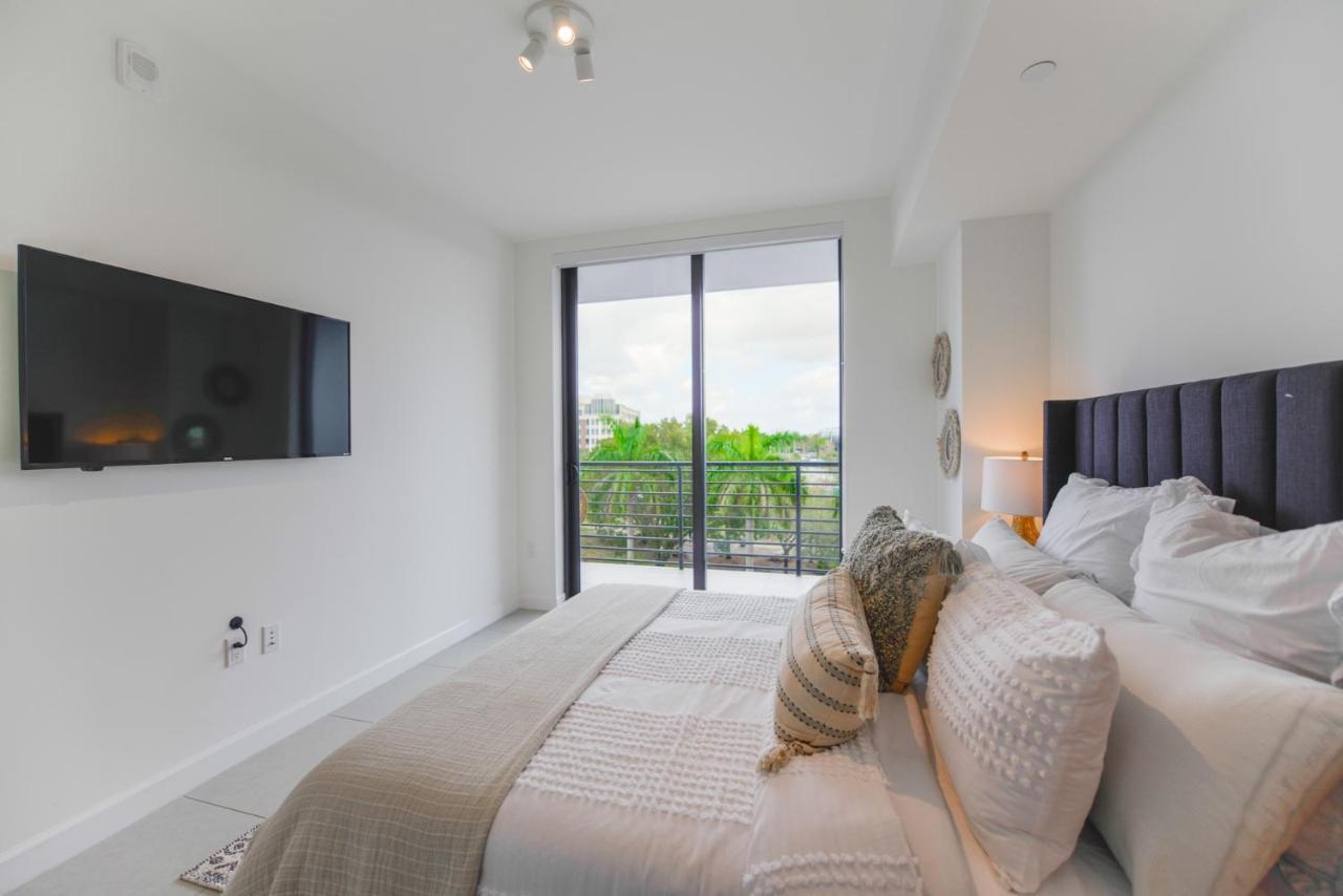 Cozy 1- 1 Bedroom Steps From Downtown Doral Park Miami Eksteriør bilde