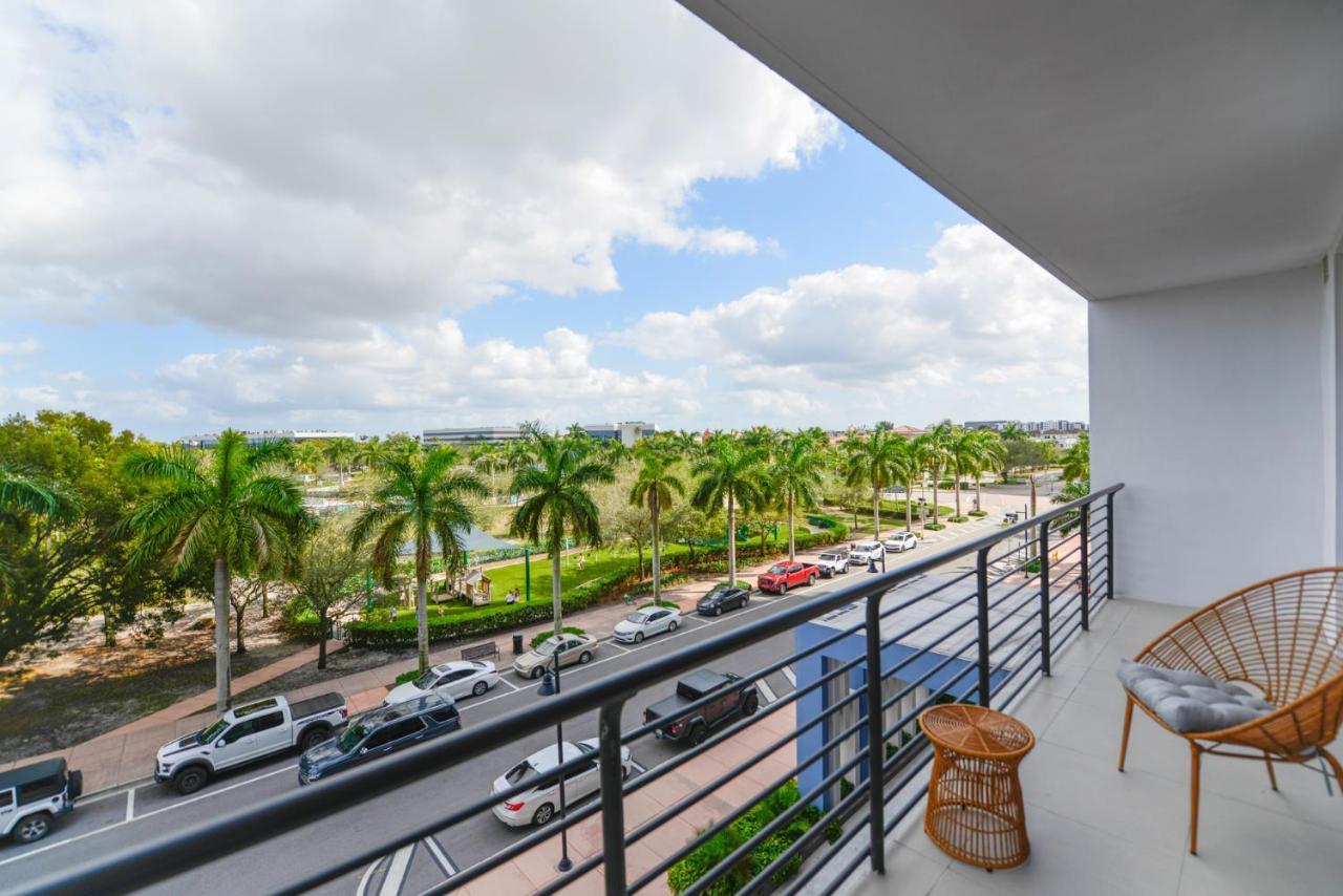 Cozy 1- 1 Bedroom Steps From Downtown Doral Park Miami Eksteriør bilde