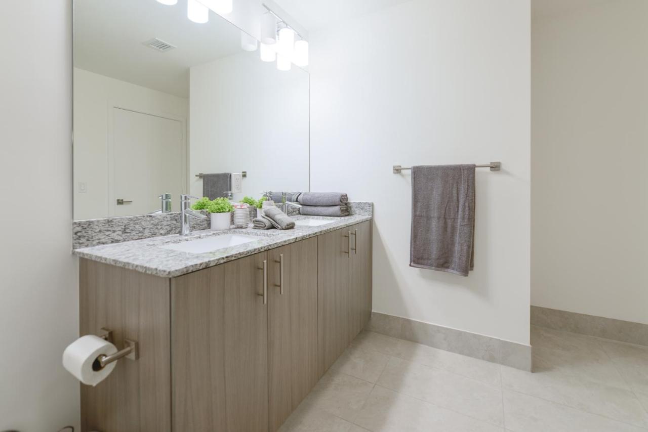 Cozy 1- 1 Bedroom Steps From Downtown Doral Park Miami Eksteriør bilde