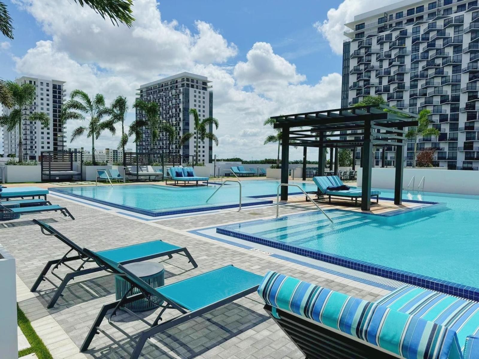 Cozy 1- 1 Bedroom Steps From Downtown Doral Park Miami Eksteriør bilde